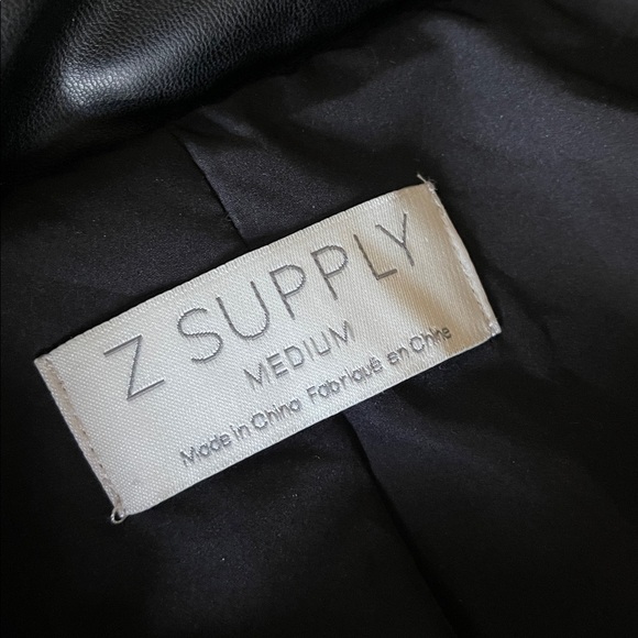 Z Supply quilted faux leather cropped jacket. Size M - Picture 5 of 10